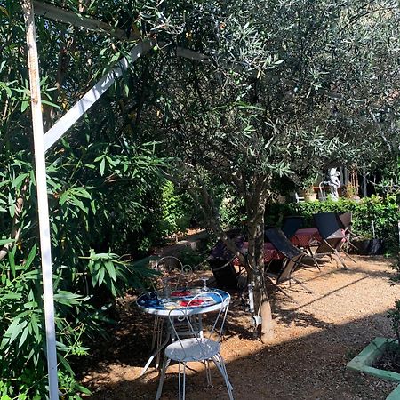 Le Jardin D Ines Hotell Espéraza Eksteriør bilde
