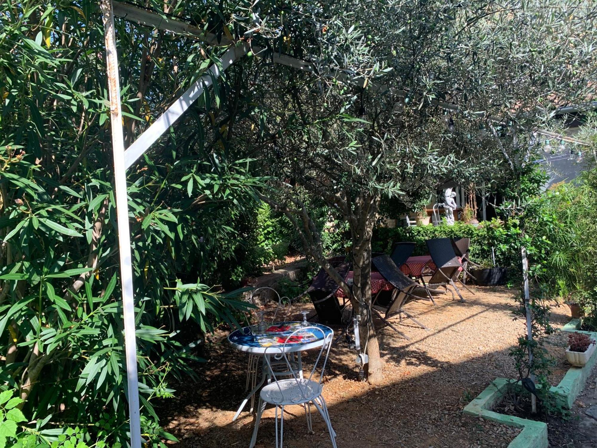 Le Jardin D Ines Hotell Espéraza Eksteriør bilde